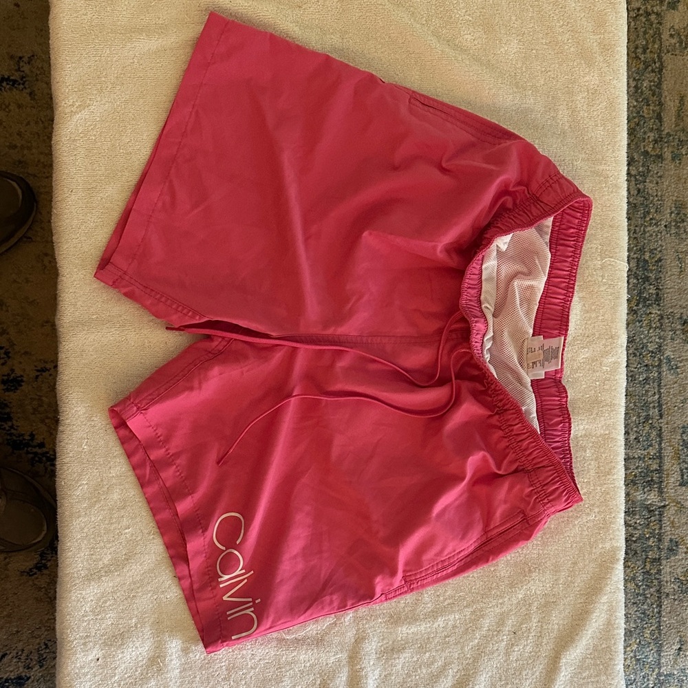 Calvin Klein men's three pocket swim shorts size large